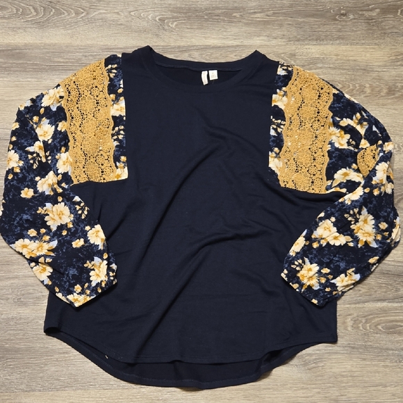 Cato Tops - NWT Cato XL Floral Sleeve Top